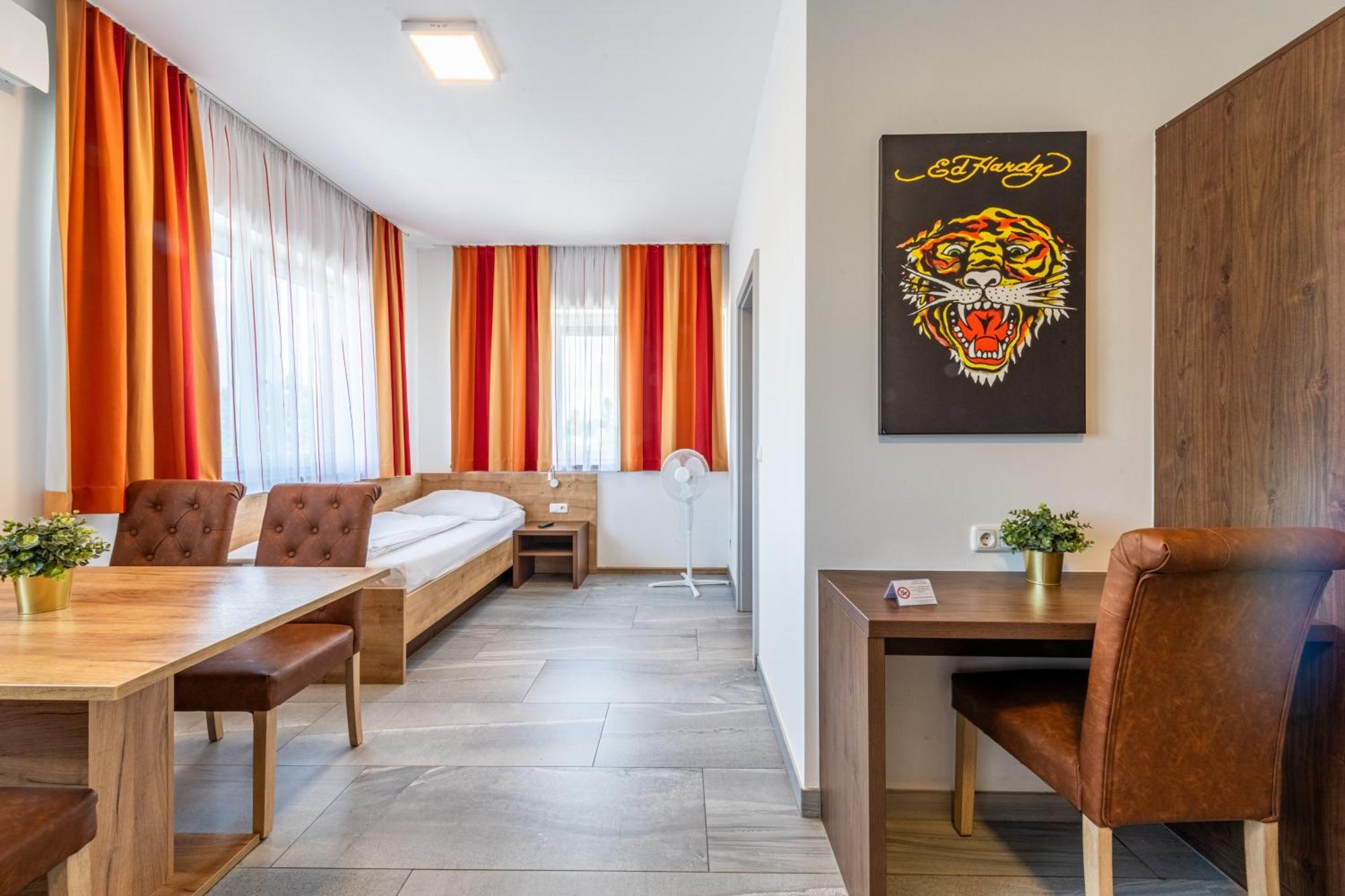 Wels Inn Hotel Exterior foto